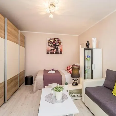 Crystal Apartment *